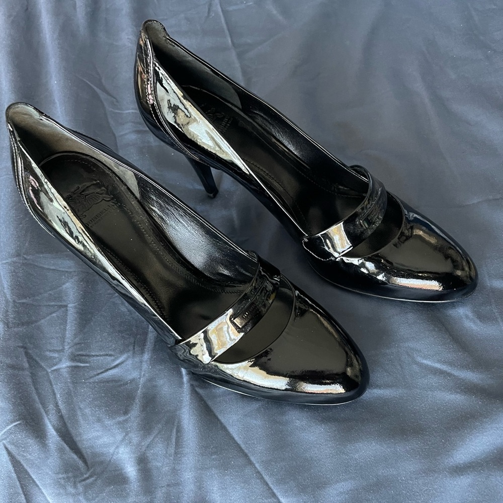 Burberry Black Patent Leather Heel Size 10. Never worn. - Picture 2 of 11